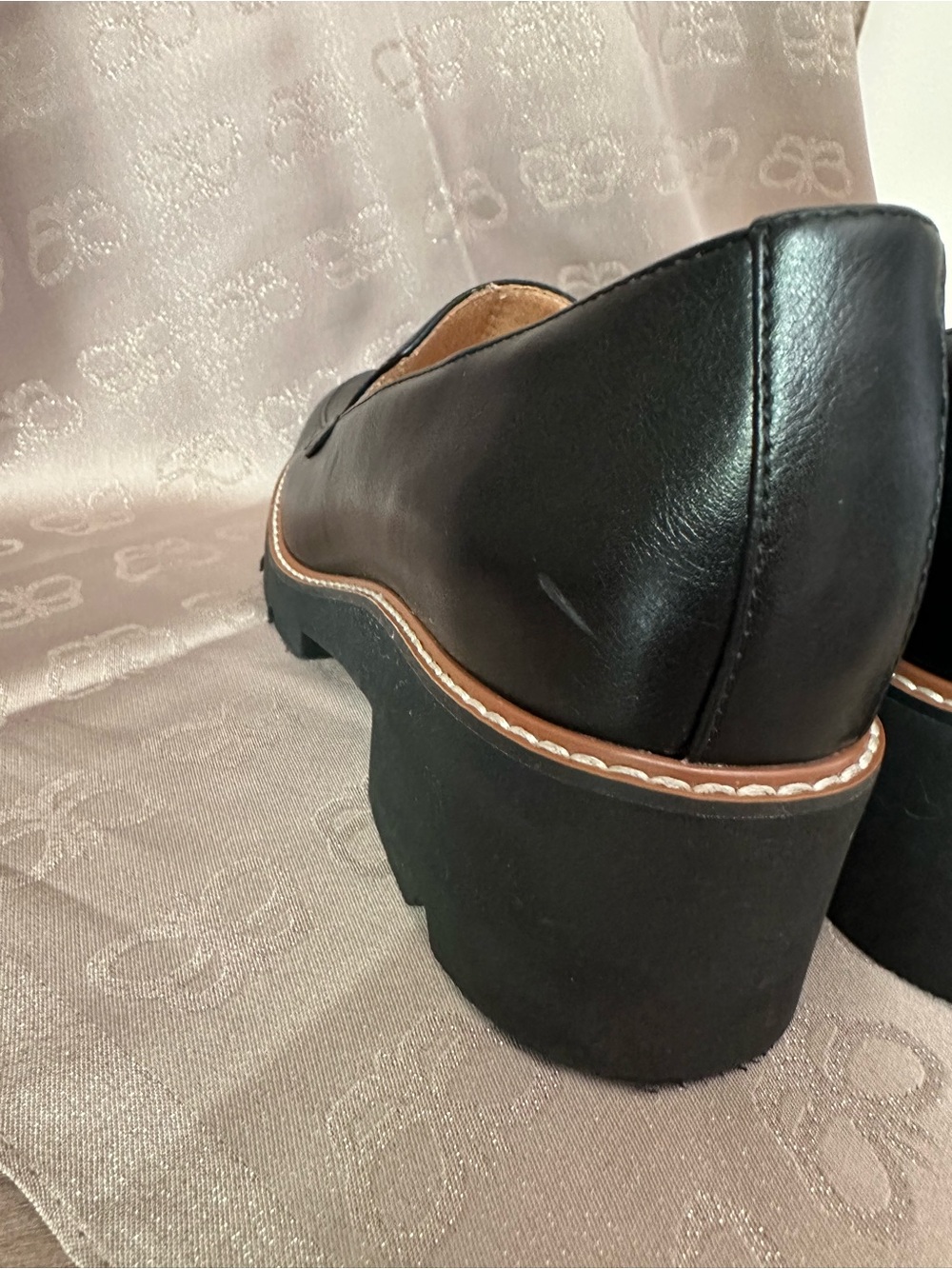 Naturalizer Black Leather Lug Loafers - Picture 4 of 7
